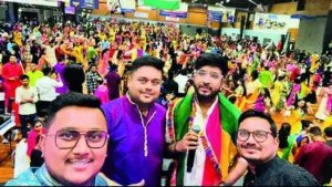 NRIs make the most of dandiya and devotion