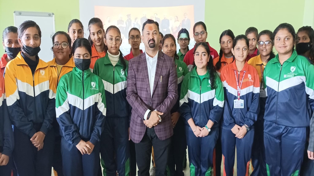 You are currently viewing Grish Pant, honored with President’s Award, guided the students